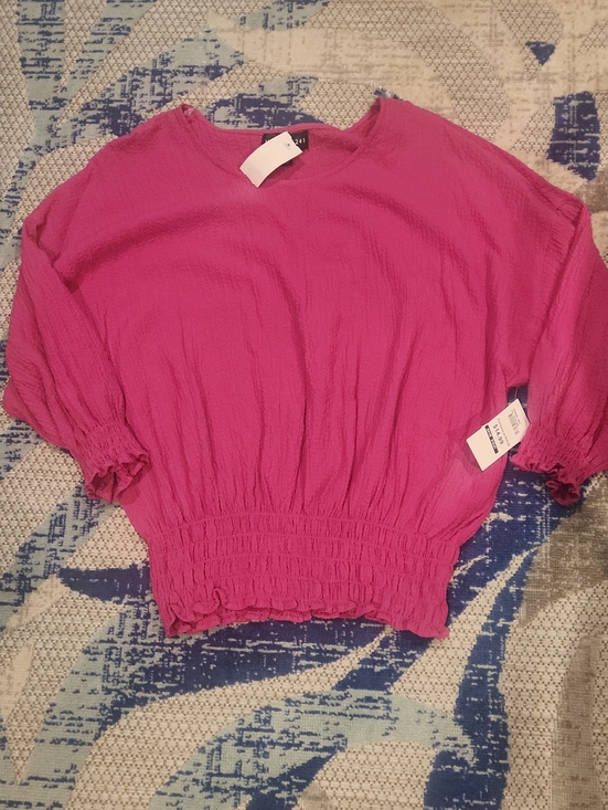 Harper Tops - NEW Harper Magenta Textured V-Neck Top -Size M